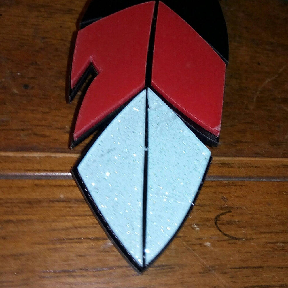 Layered acrylic feather earrings - Picture 5 of 5